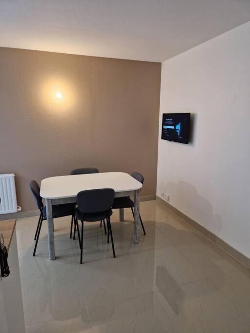 Residence Du Grand Stade Saint-Denis  Exteriör bild